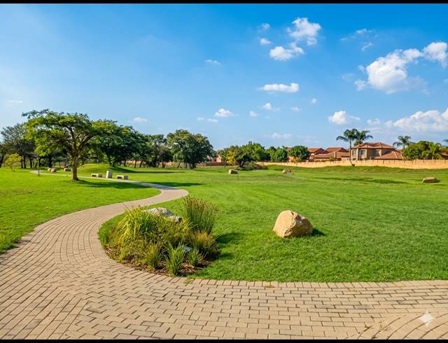 2 BEDROOM APARTMENT FOR SALE IN AMBERFIELD